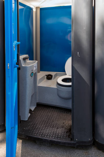 Best Portable toilet rental cost  in Courtland, VA